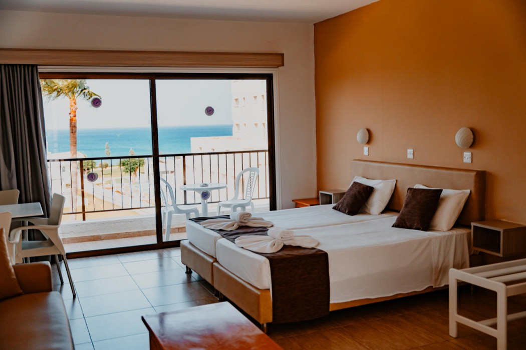 Penelope Beach Hotel 19/77