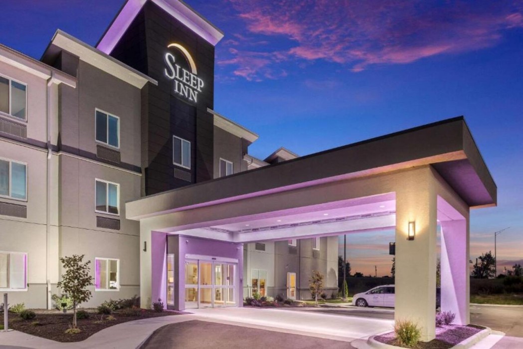 Sleep Inn & Suites Webb City 2/28