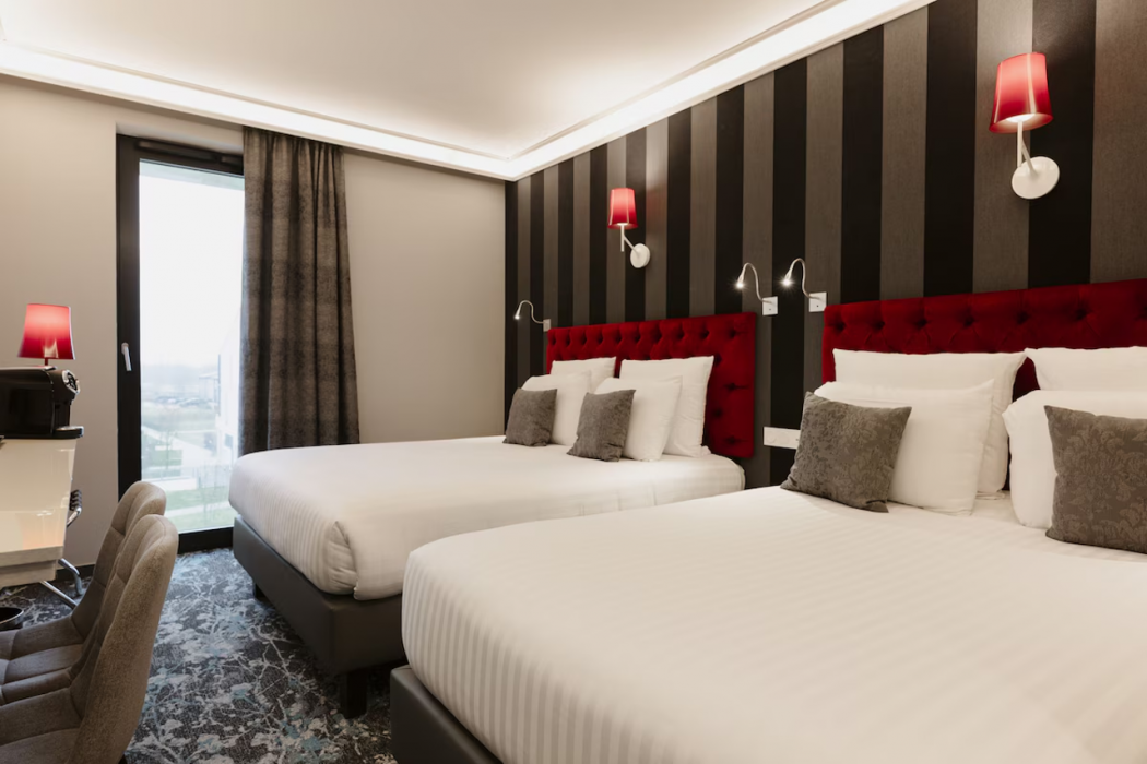 Hotel Dali Val D'Europe Tapestry Collection by Hilton 7/29