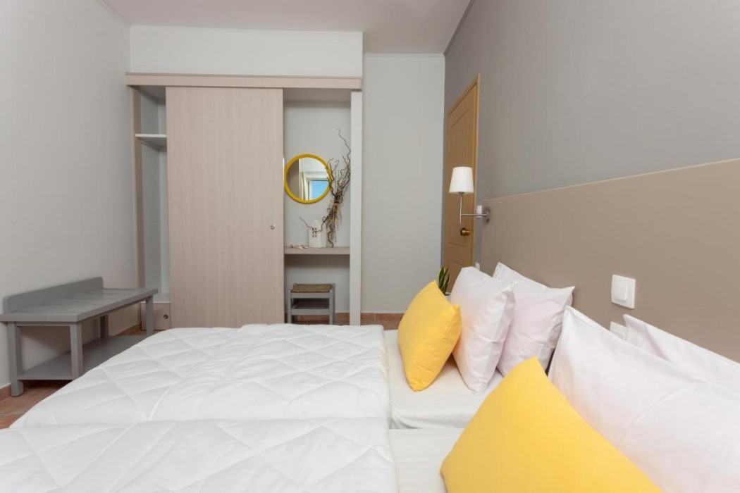 Cavo Suites - Adults Only 10/33