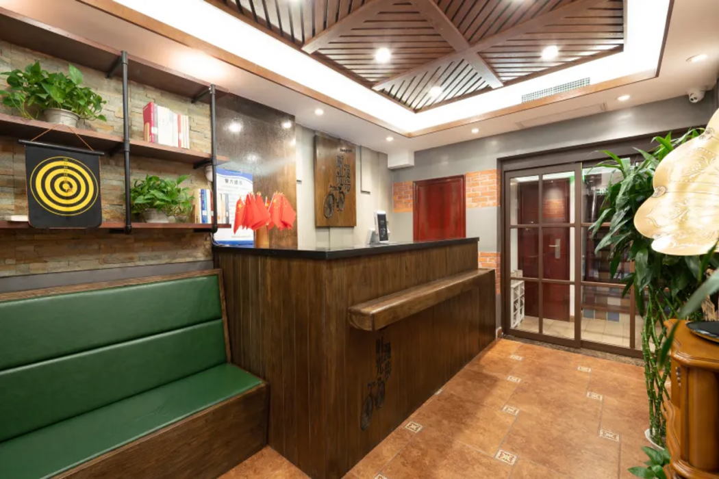 Nostalgia Hotel (Beijing Tiananmen Square Qianmen Subway Station) 12/58