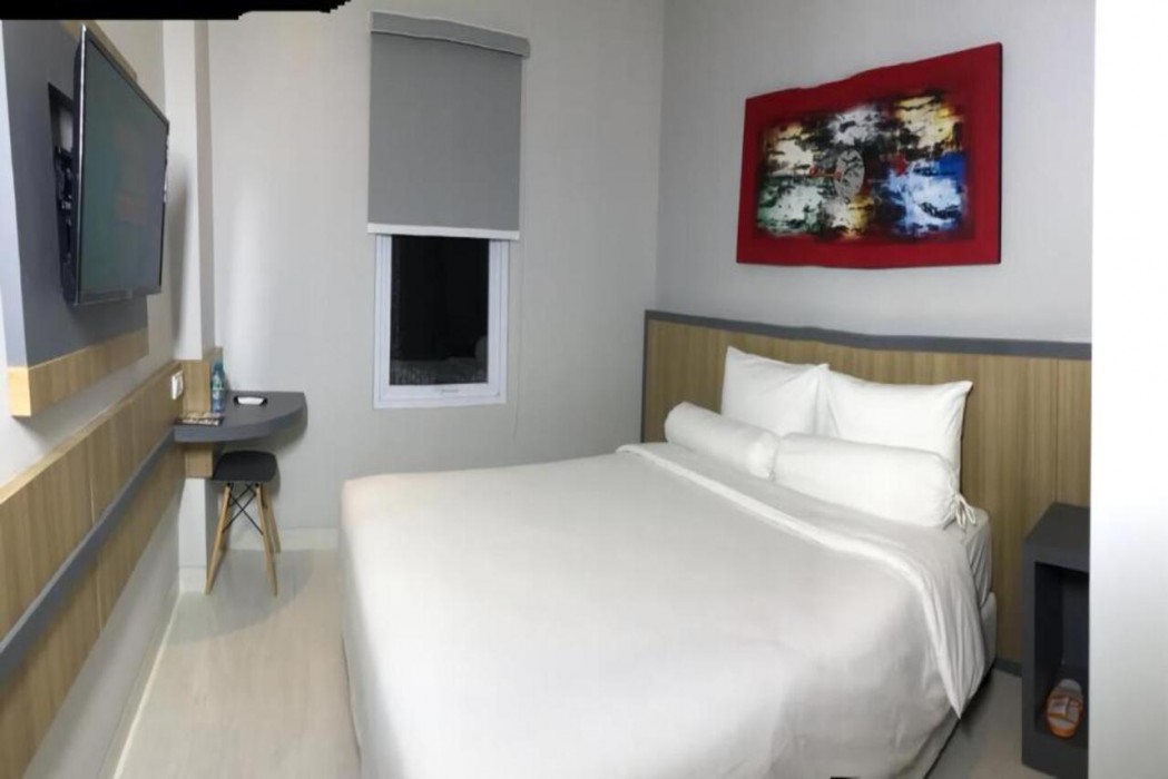 Front One Hotel Gresik 5/25