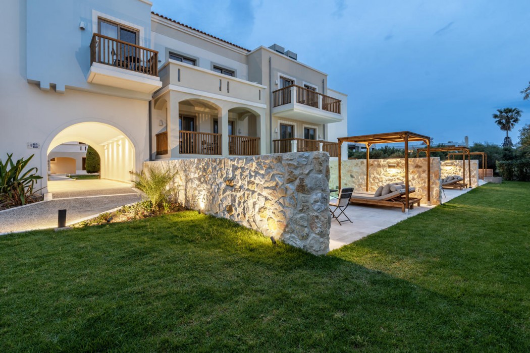 Aegean Houses 6/121