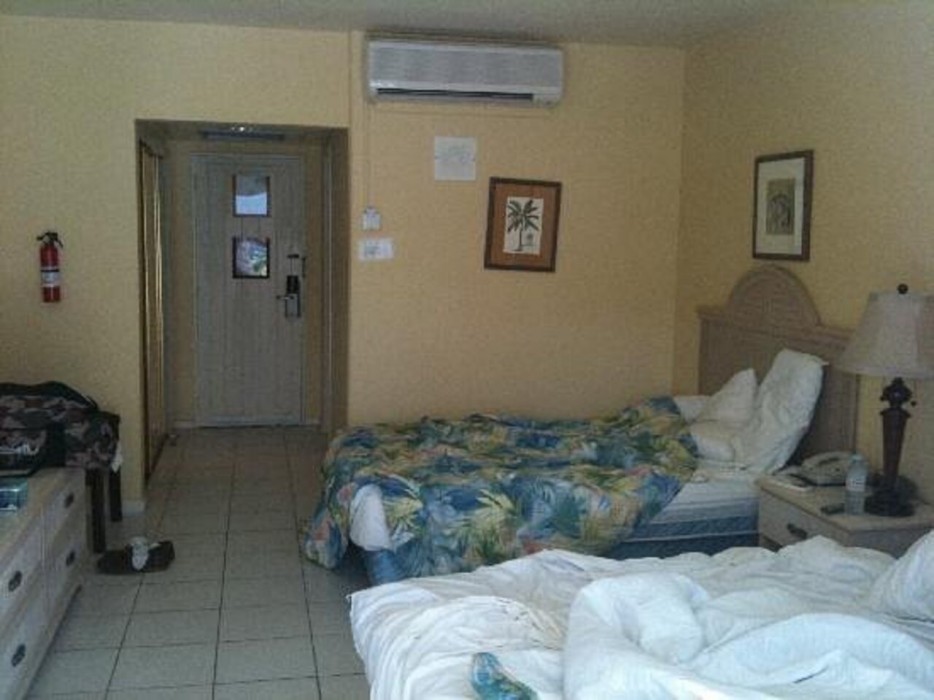 Village Cay 8/41
