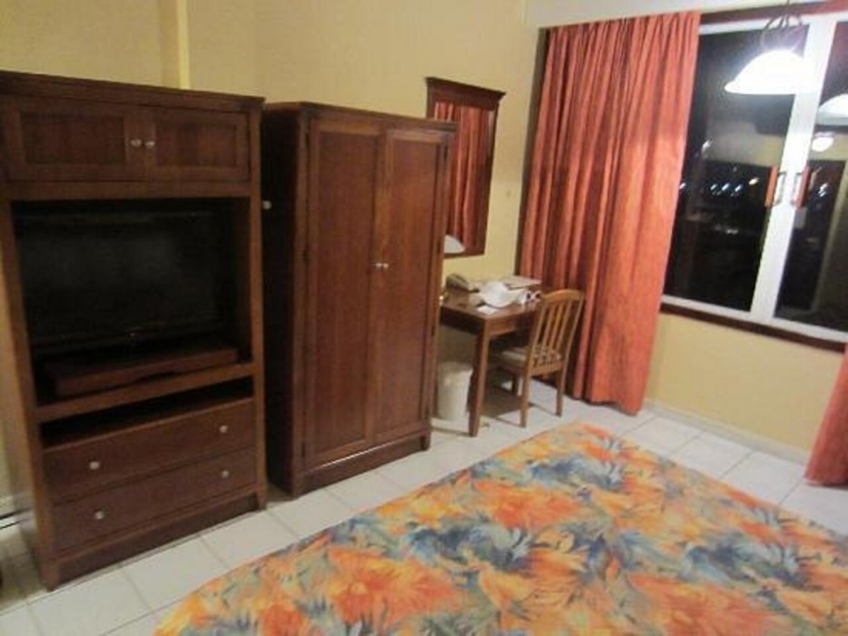 Village Cay 7/41