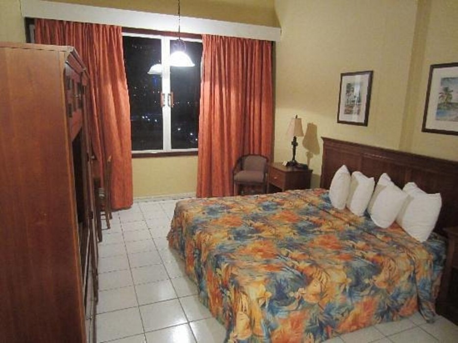Village Cay 6/41