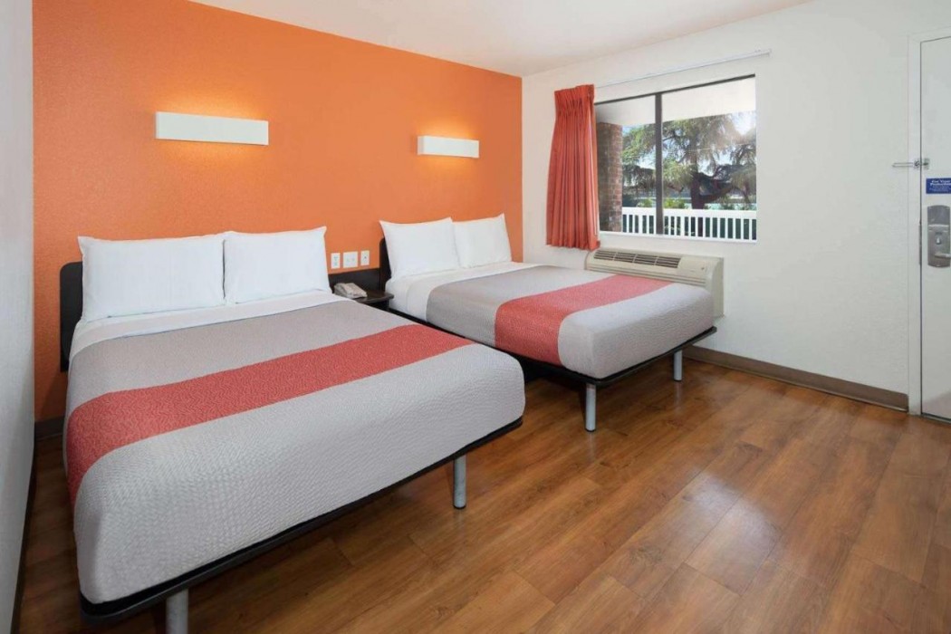 Motel6 Arcadia, CA - Los Angeles - Pasadena Area 9/40