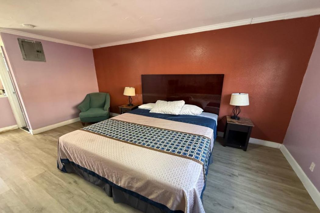 Travel Inn 4/6