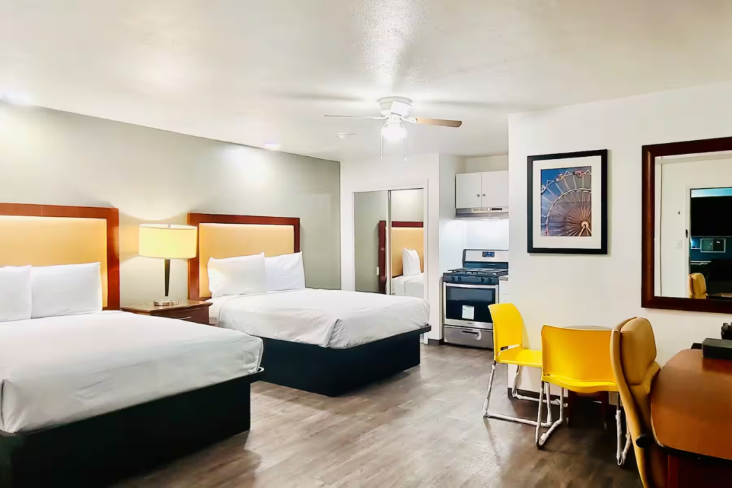 Oceanside Inn and Suites a Days Inn by Wyndham 10/38