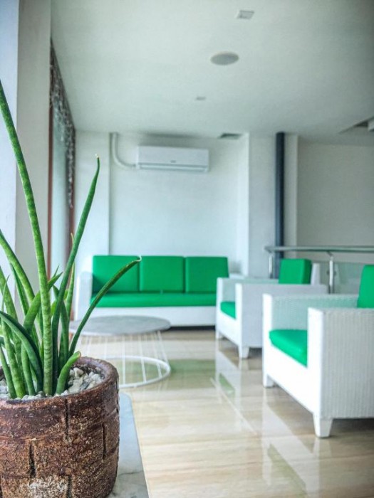 Vivien's Hotel 6/51