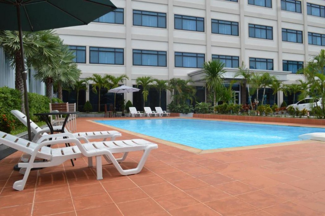 Sisombat Plaza Hotel 43/71