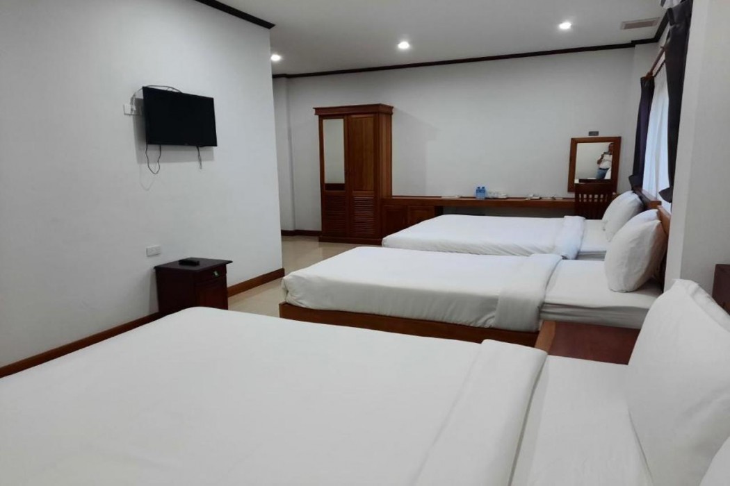 Sisombat Plaza Hotel 10/71