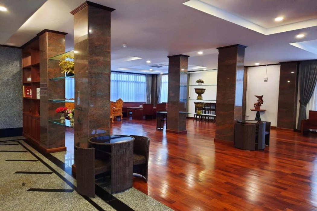 Sisombat Plaza Hotel 7/71
