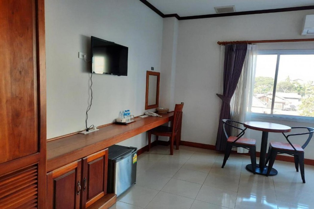 Sisombat Plaza Hotel 13/71