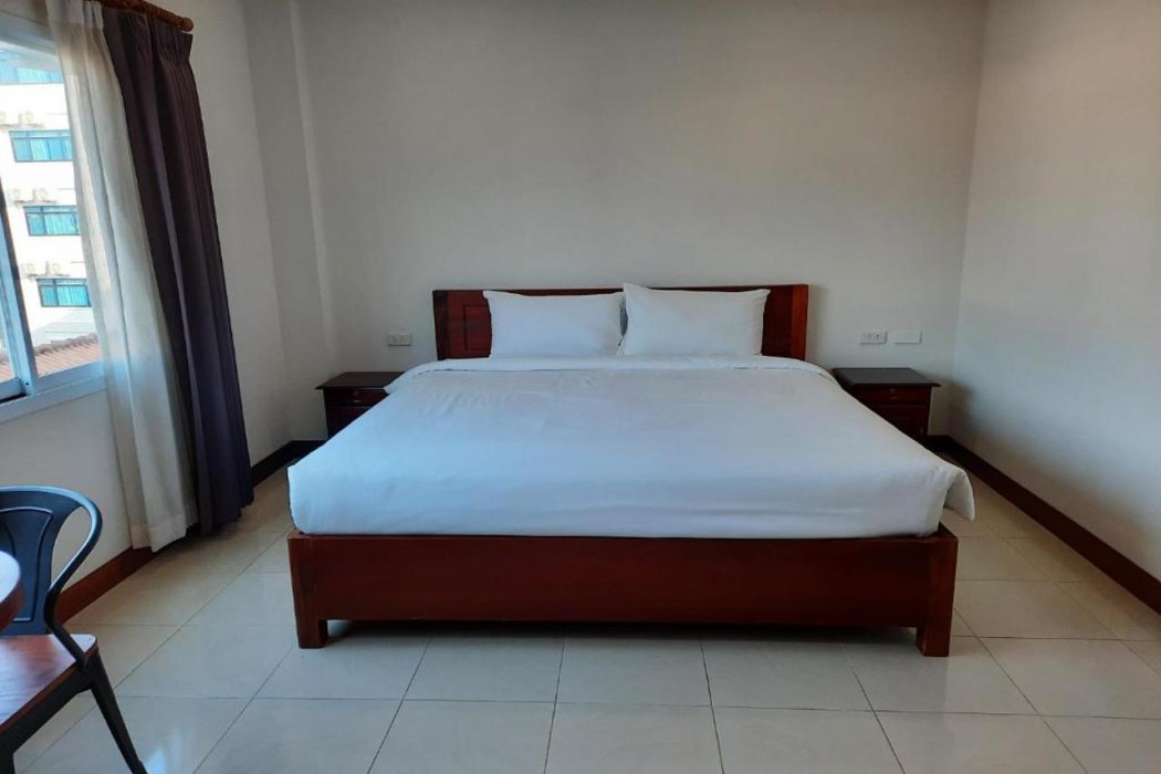 Sisombat Plaza Hotel 11/71
