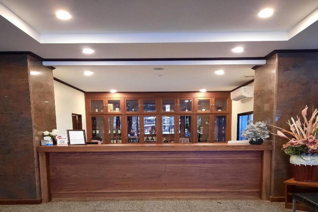 Sisombat Plaza Hotel 8/71