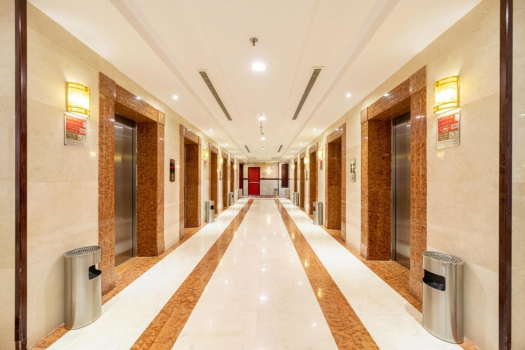 فندق الارض المتميزة(Al Ard Al Motamaizah Hotel) 14/15