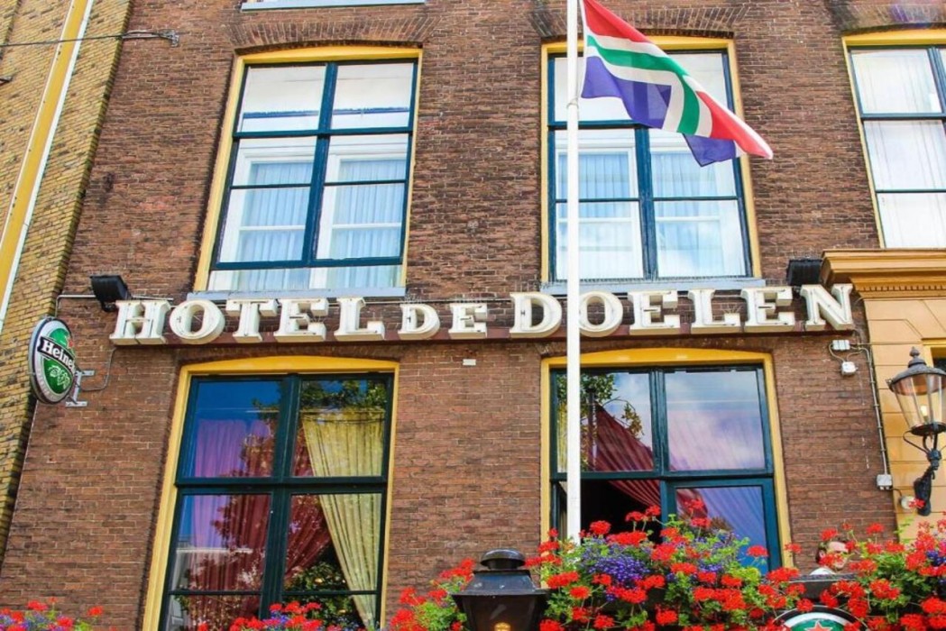Hotel de Doelen 1/54