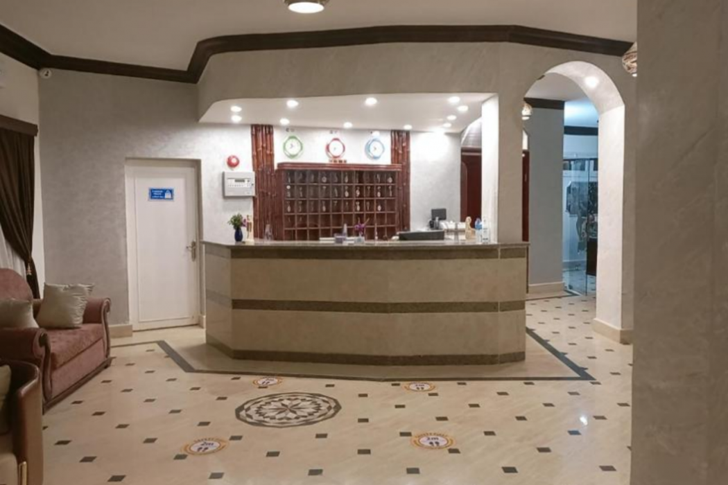 Dolphin Continental Hotel 7/59