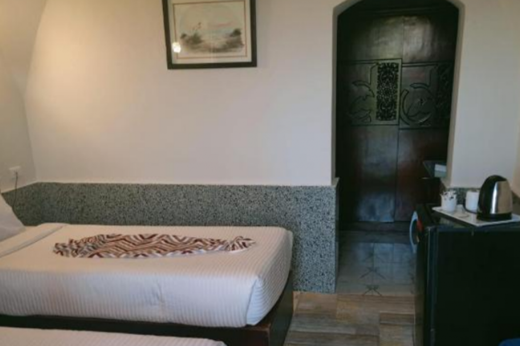 Dolphin Continental Hotel 17/59