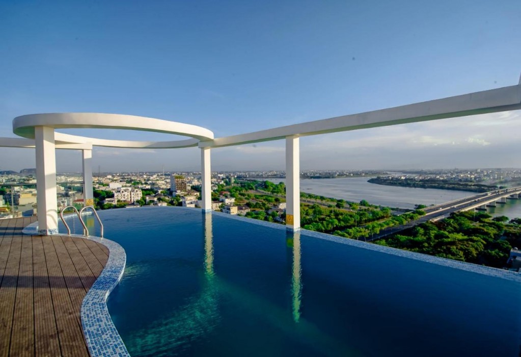 RHM Luxury Hotel And Suite 38/53
