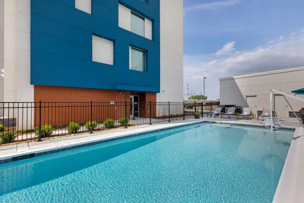 Hampton Inn Albertville 14/27