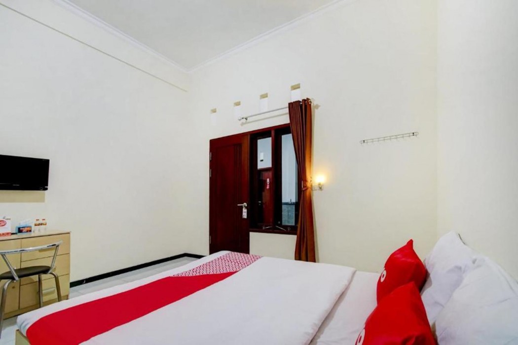 Super OYO Capital O 90151 Guest House 180 10/30