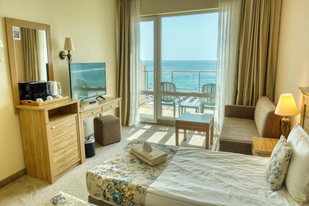 DIT Evrika Beach Club Hotel 22/68