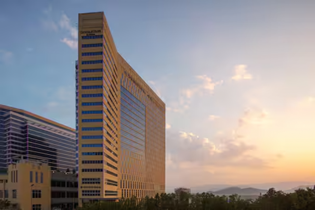 DoubleTree by Hilton Fujairah City 1/47