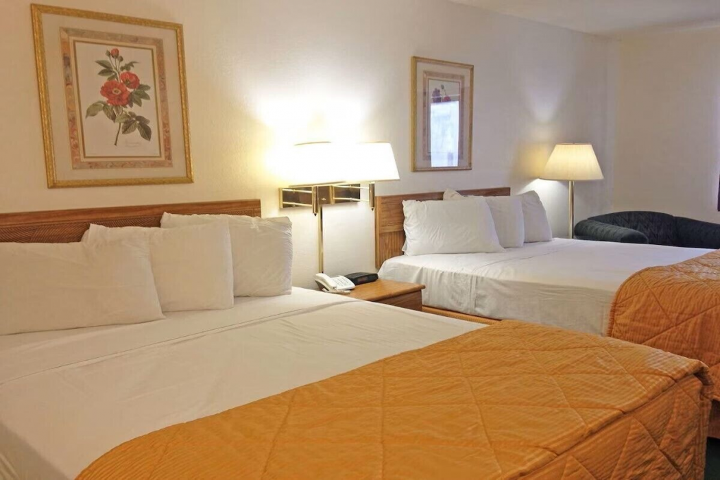 Capital O Amerihost Inn and Suites Fulton Hwy 54 MO 15/63