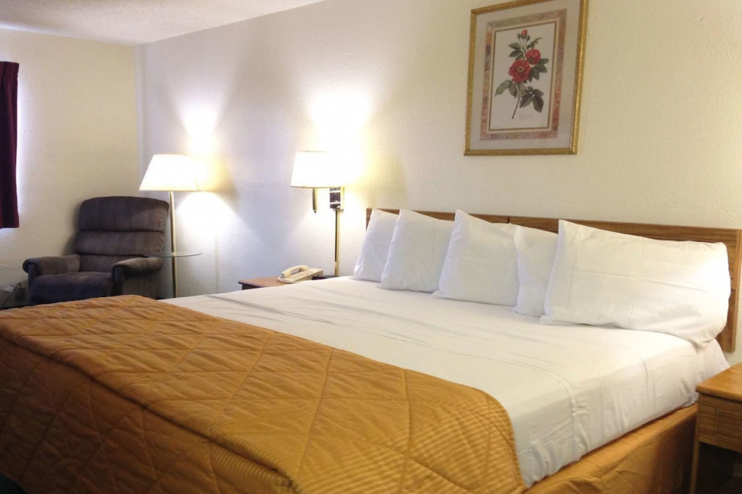 Capital O Amerihost Inn and Suites Fulton Hwy 54 MO 17/63