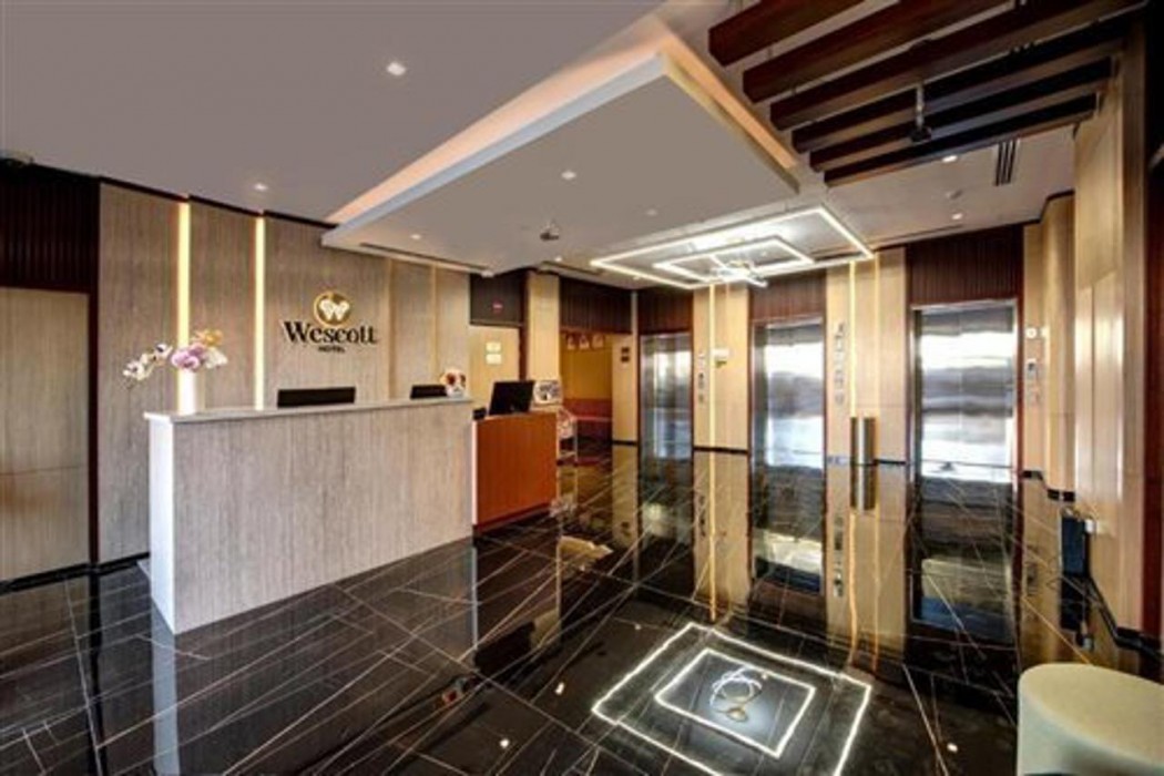 Lobby at Wescott Hotel, DUBAI