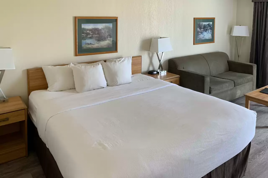 Rodeway Inn Edson AB 9/25