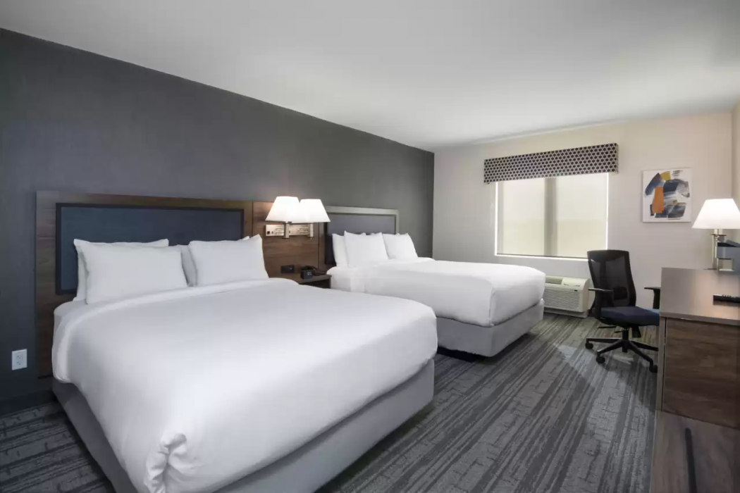 Comfort Inn and Suites Carleton Place ON 10/33