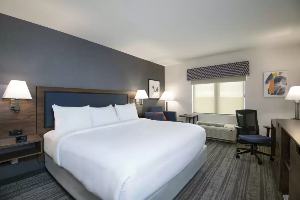 Comfort Inn and Suites Carleton Place ON 9/33