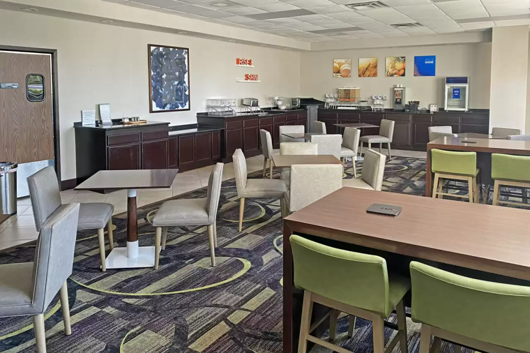 MainStay Suites Conover-Hickory 19/32