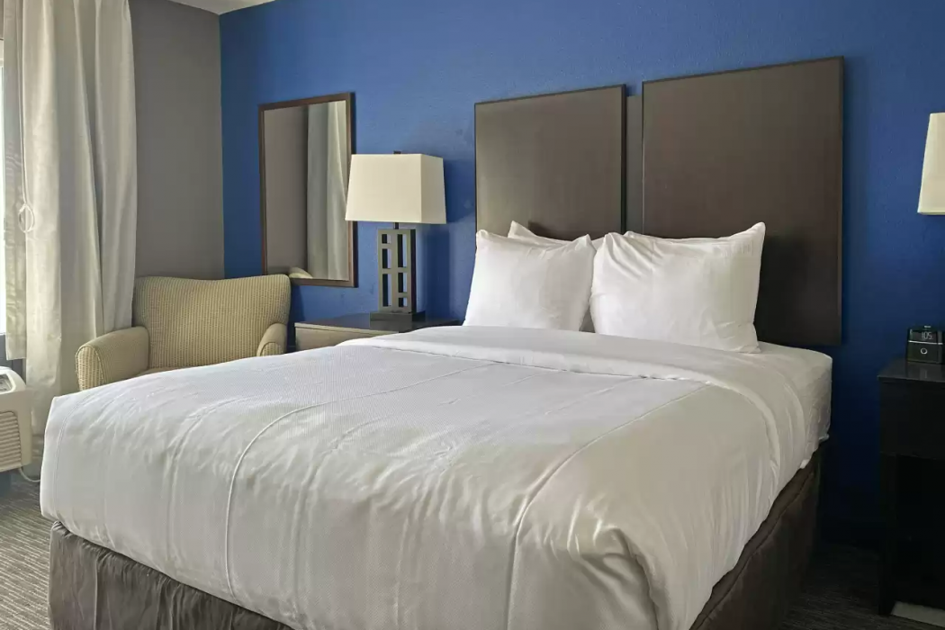 MainStay Suites Conover-Hickory 14/32