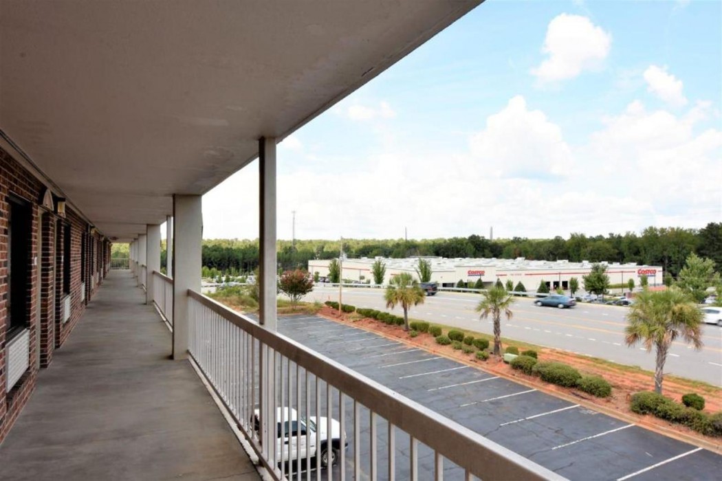 Suburban Studios Columbia - Harbison 27/45