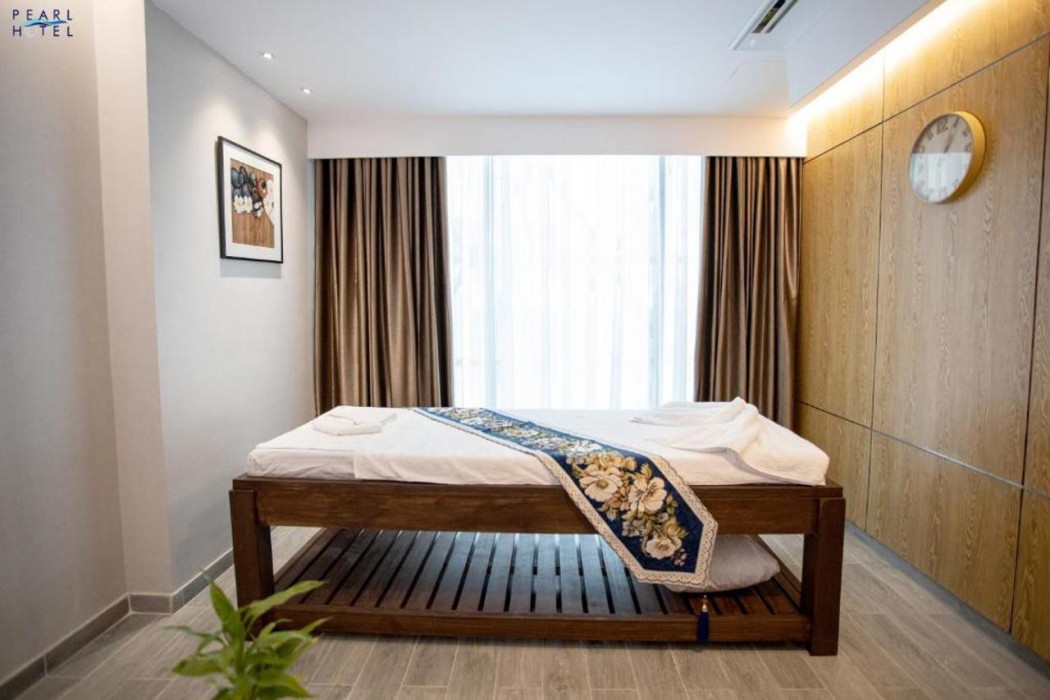 Pearl Hotel 30/43