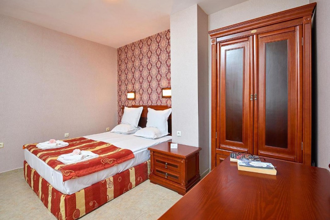 Hotel Karolina 12/60