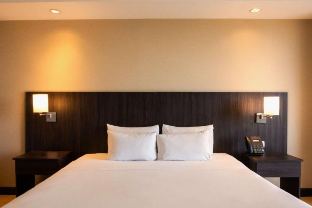 Hilton Mendoza 17/59