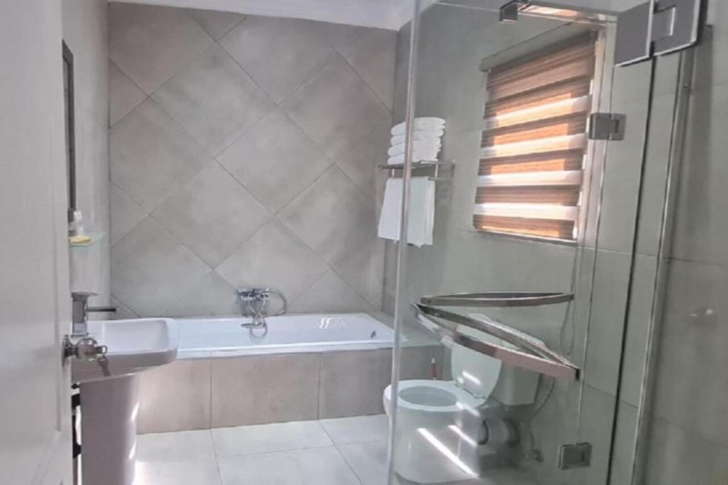 Benoni N12 Hotel 7/45