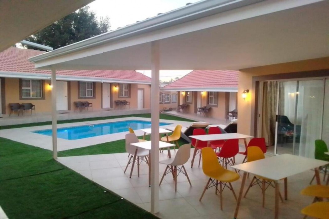 Benoni N12 Hotel 1/45