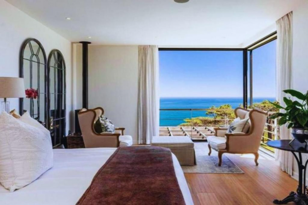 The 11 Camps Bay 8/8