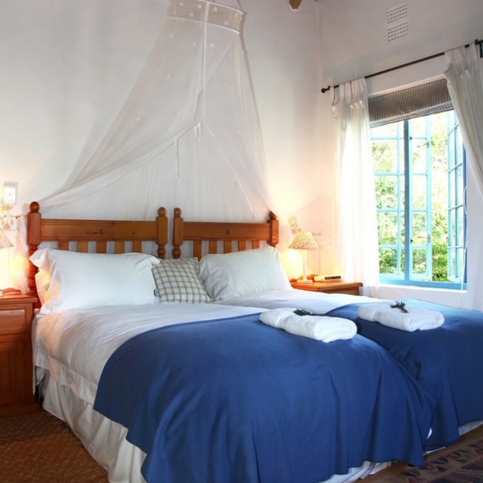 Stanford Country Cottages 2/9