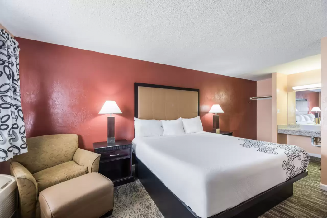 Rodeway Inn Modesto near Downtown CA 12/24
