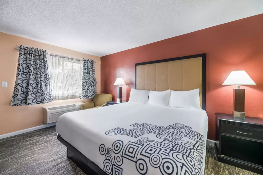 Rodeway Inn Modesto near Downtown CA 13/24