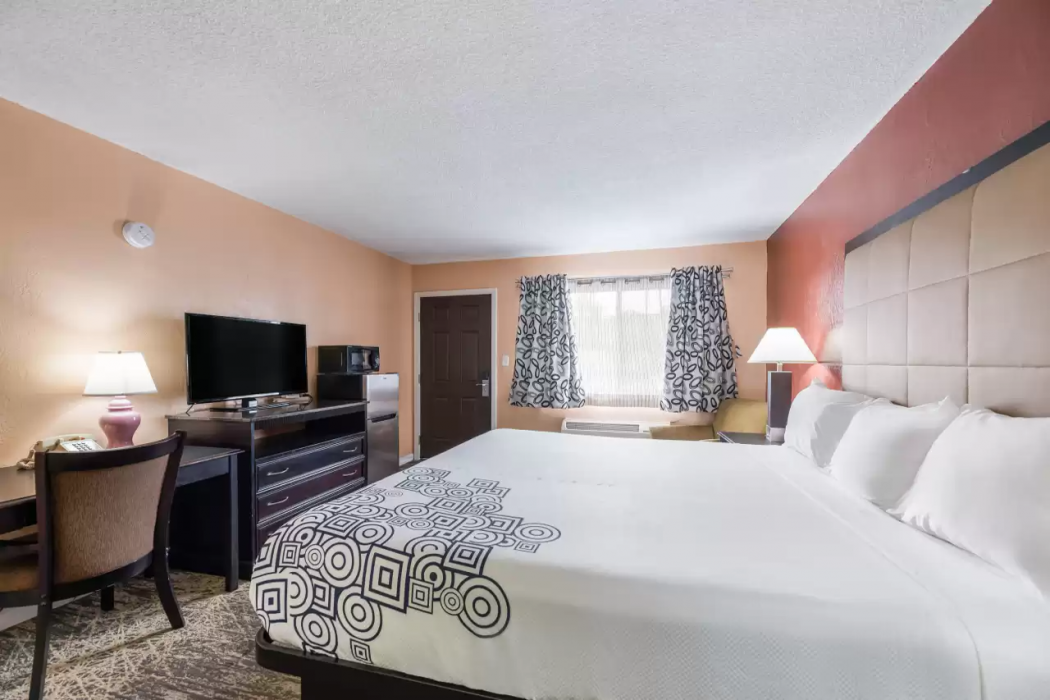 Rodeway Inn Modesto near Downtown CA 10/24