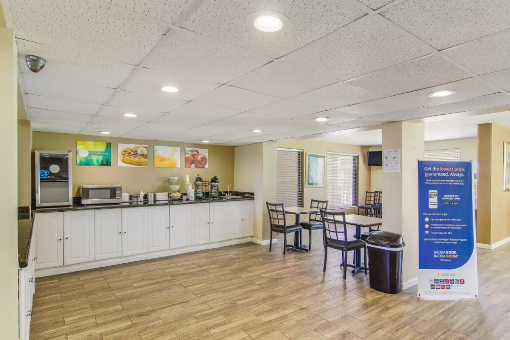 Suburban Studios Hotel Kingsland Near I-95 19/33