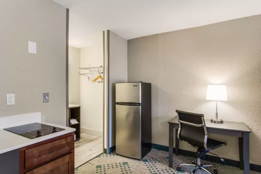 Suburban Studios Hotel Kingsland Near I-95 9/33